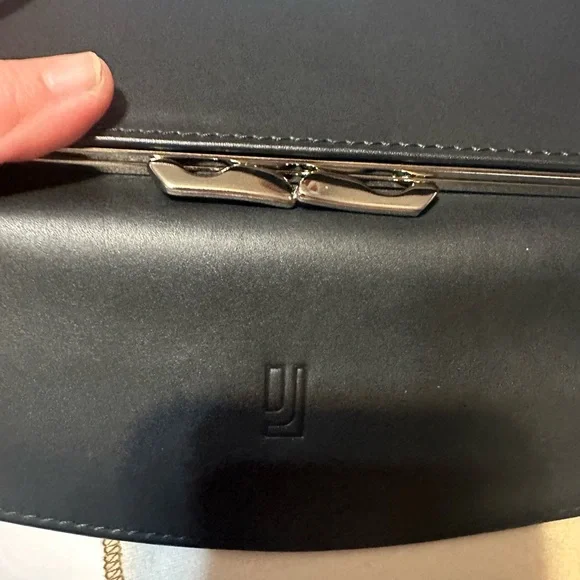 Jafferjees Black Leather Wallet 8” x 4” Dust Cover New In Box - Picture 3 of 7